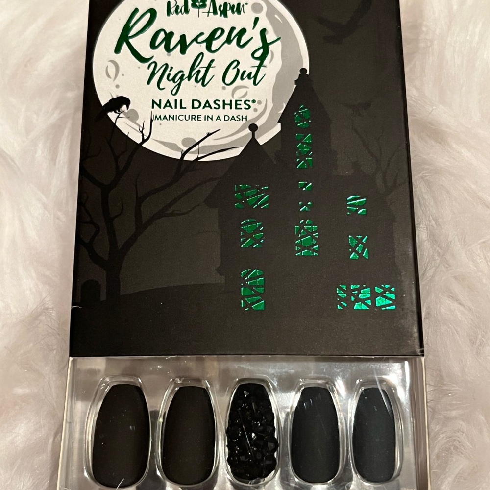 New in box. Red Aspen manicure set